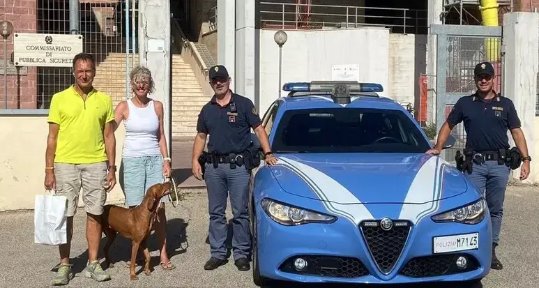 Camper con a bordo due turisti devastato dalle fiamme all'altezza di Macomer: tragedia sfiorata