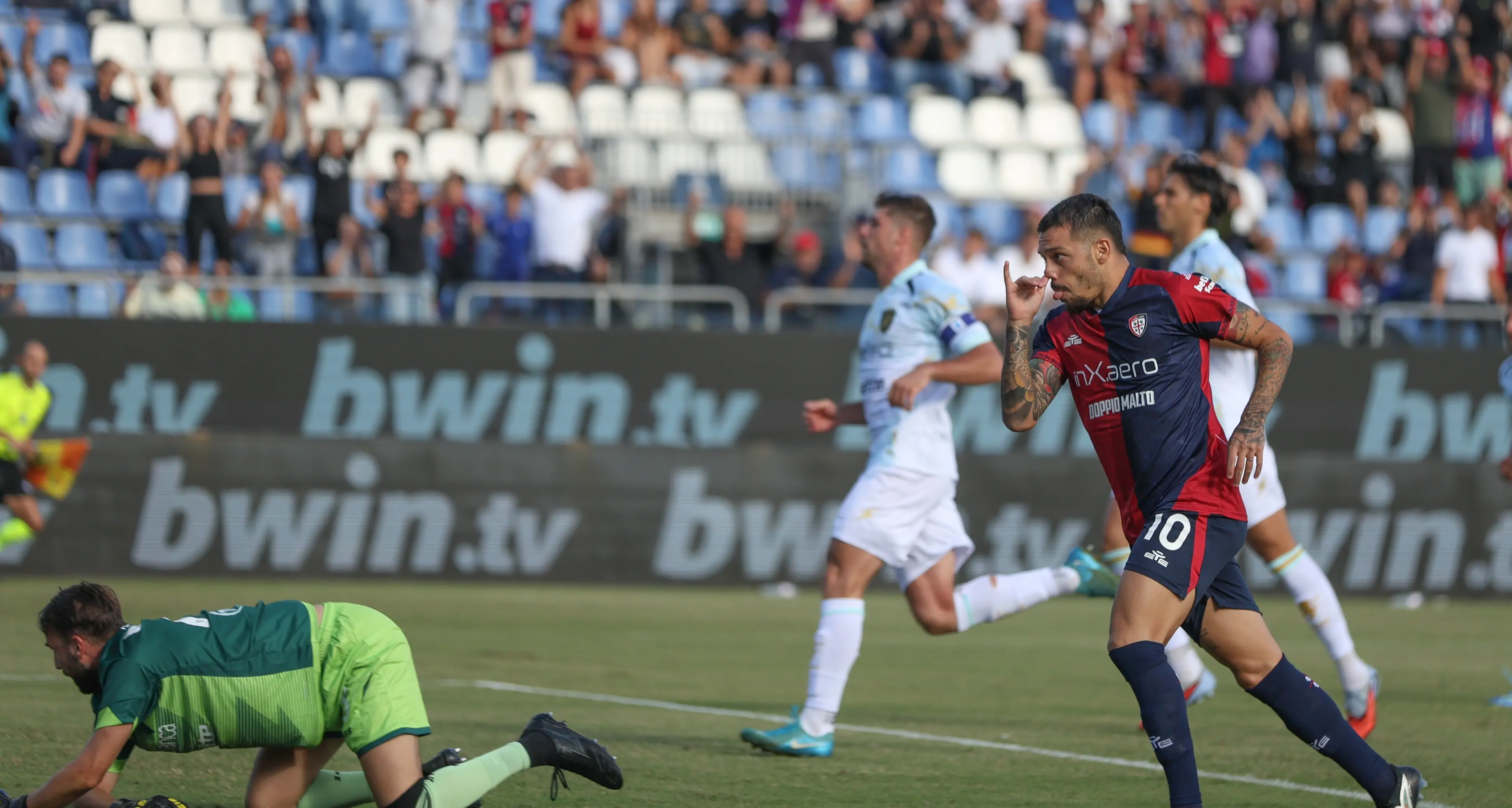 Cagliari-Frosinone 4-1. Uno splendido Felici lancia il Cagliari verso gli ottavi contro il Napoli
