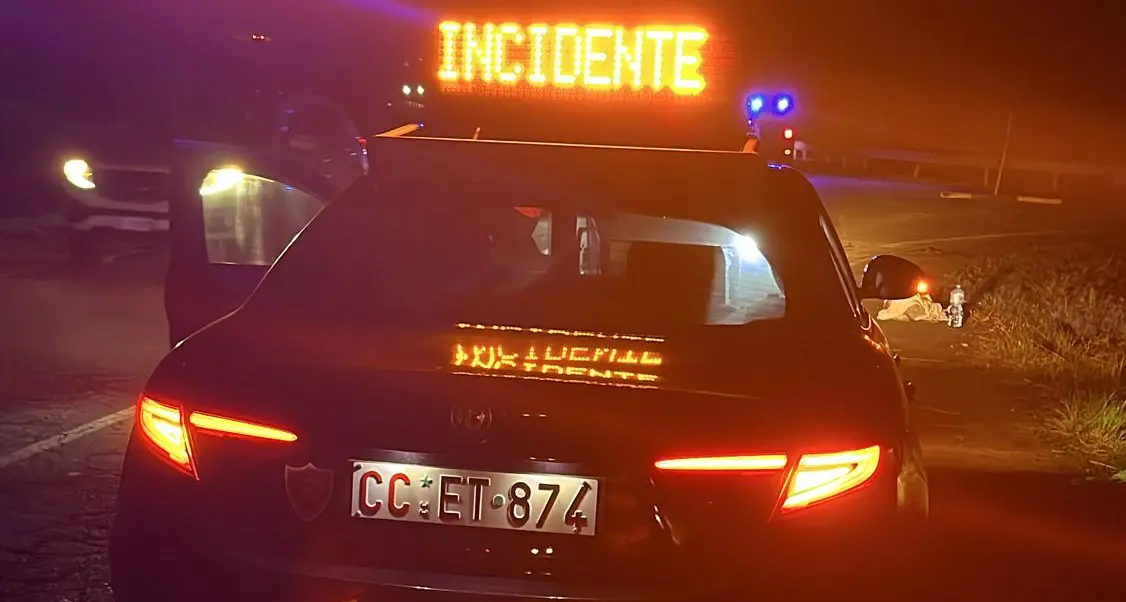 Scontro tra auto e moto sulla SP 15 a Settimo San Pietro: motociclista in ospedale
