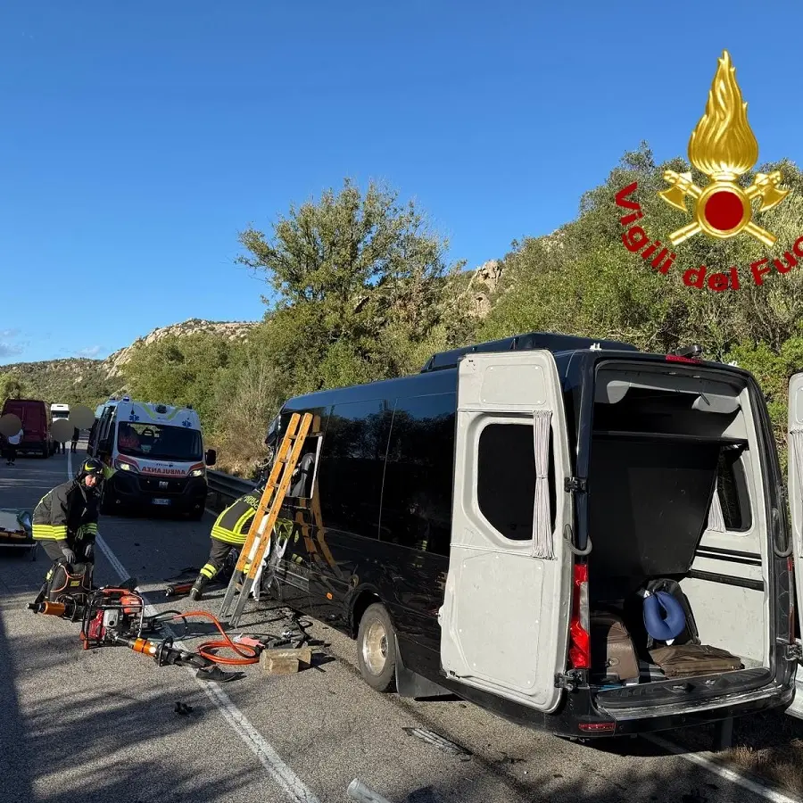 Scontro frontale sulla SS 125, sette feriti tra Olbia e Arzachena