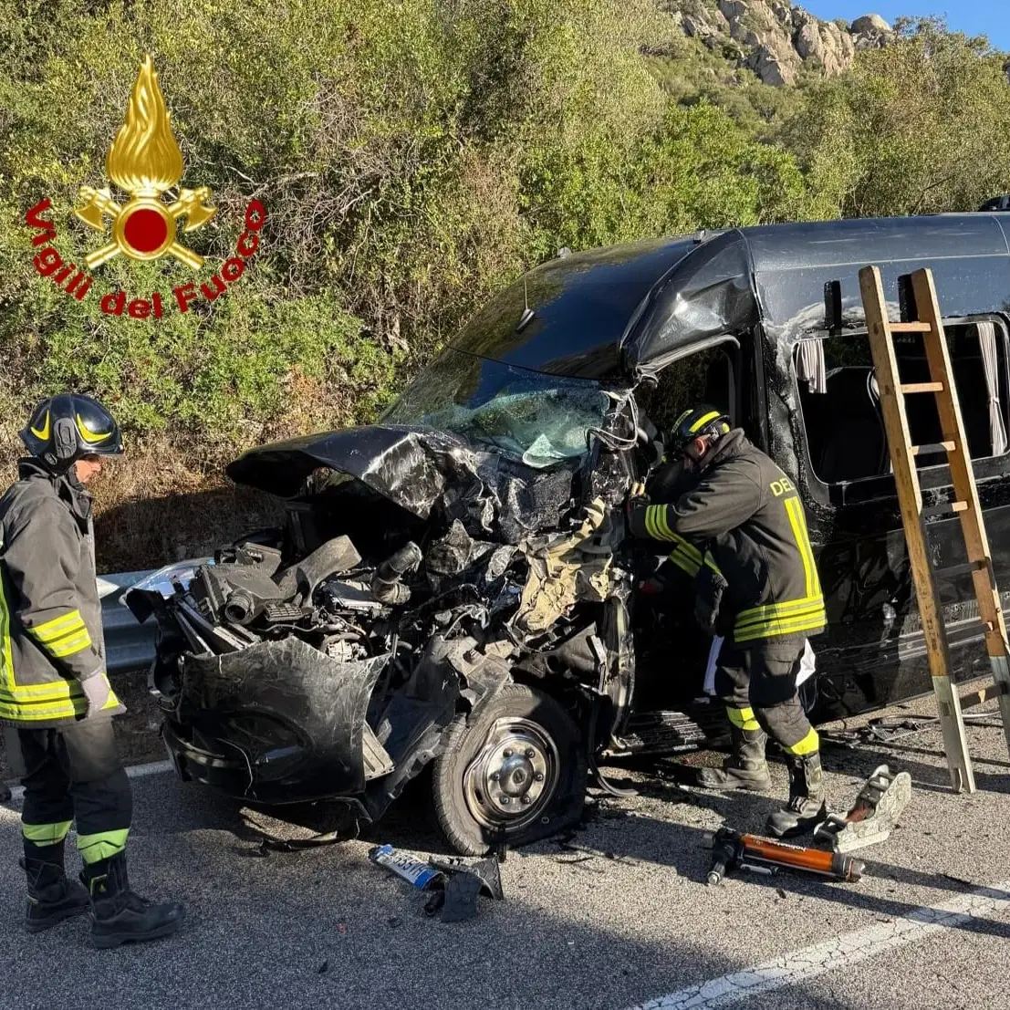 Scontro frontale sulla SS 125, sette feriti tra Olbia e Arzachena