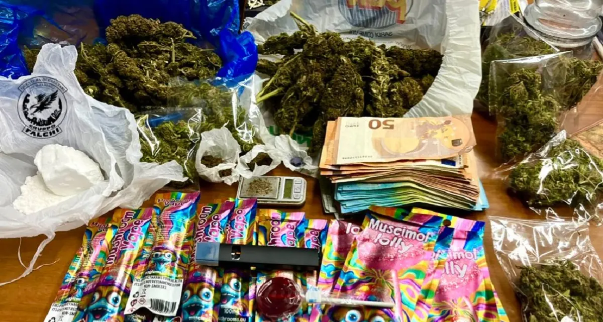 Droga nascosta in svapo e dolciumi: arrestato 28enne a Decimomannu