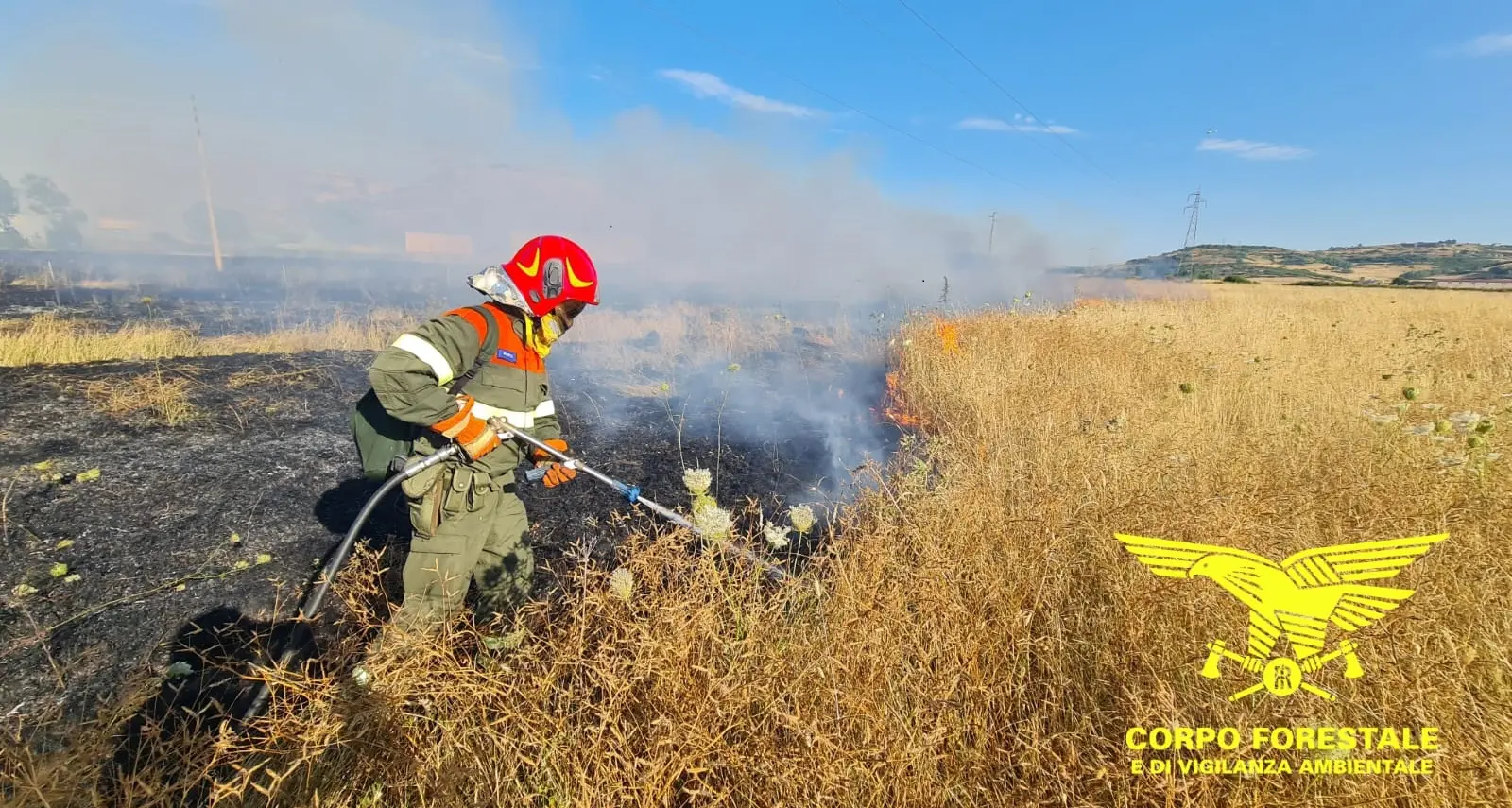 Un’altra giornata di incendi in Sardegna: due roghi domati con gli elicotteri