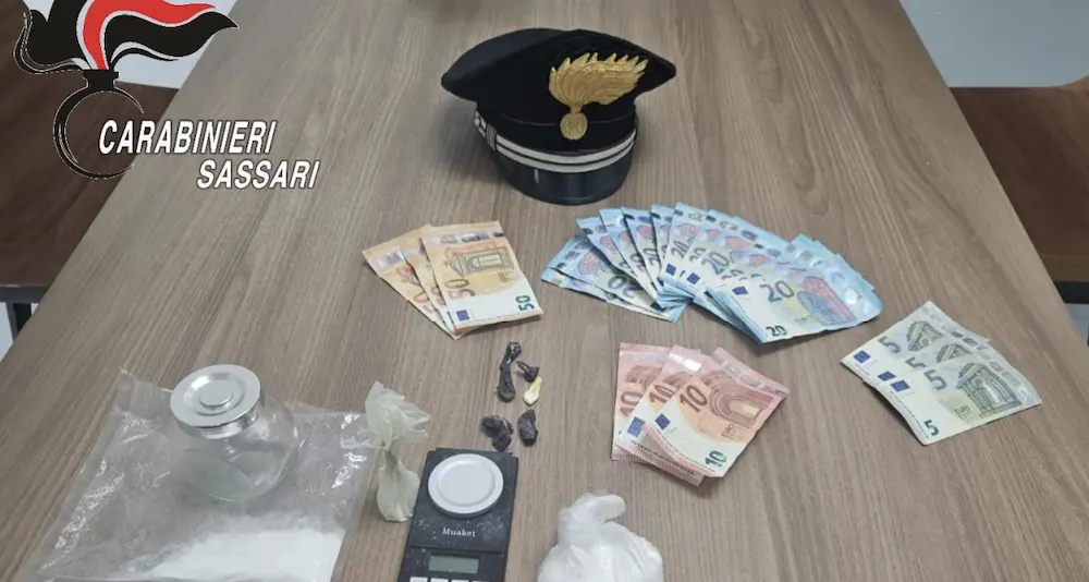 Trovato con cocaina e contanti: arrestato per spaccio a Sorso