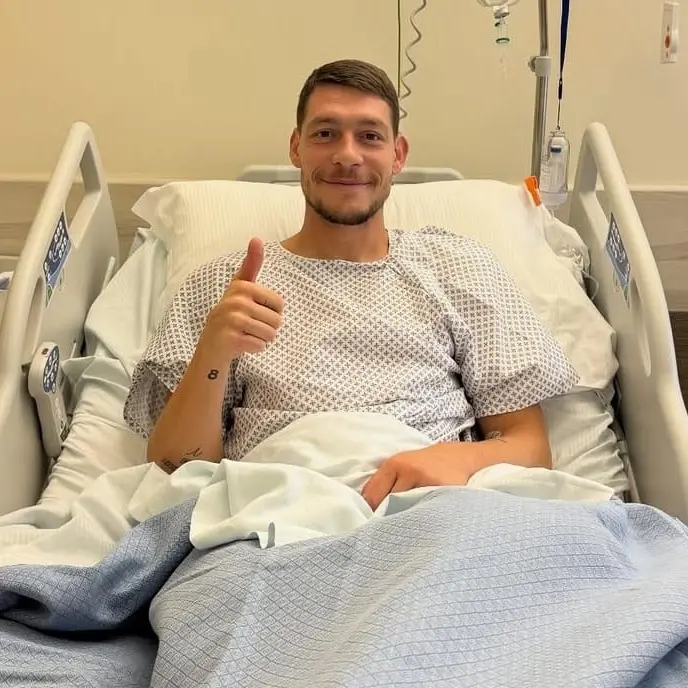 Belotti, intervento riuscito e testa già al rientro: \"Ci vediamo in campo\"