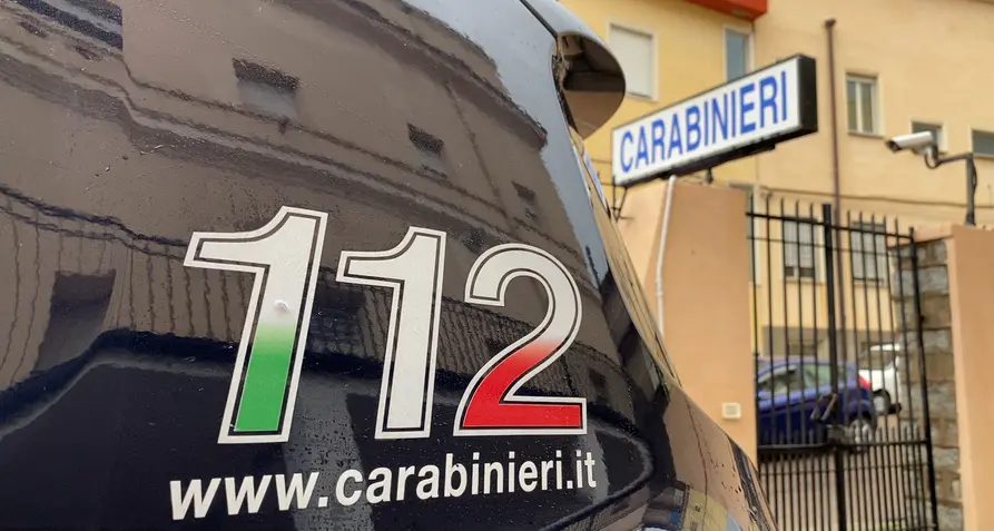 Sorpreso con due molotov in casa: arrestato un 63enne a Santa Maria Navarrese