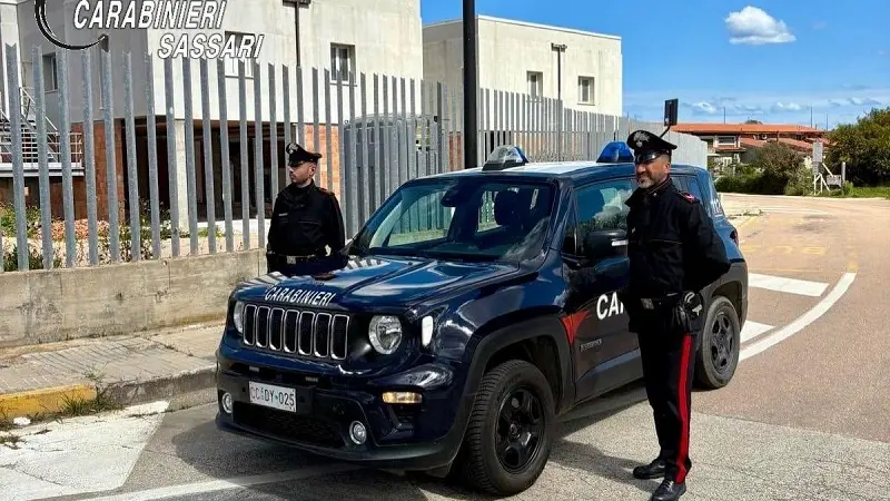Furti e spaccate nel centro cittadino di Olbia: arrestato 53enne in fuga