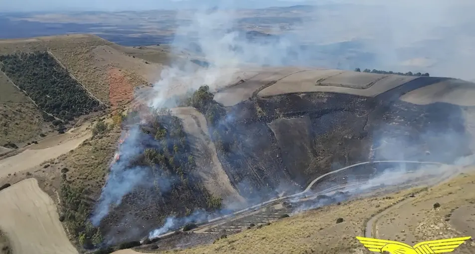 Diciassette incendi oggi in Sardegna, elicotteri a Gesico e Furtei
