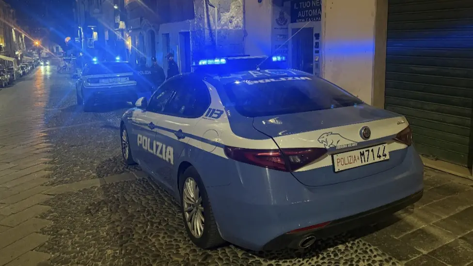 Inseguimento a tutto gas e lancio di droga dal finestrino sulla SS 131 vicino a Olbia