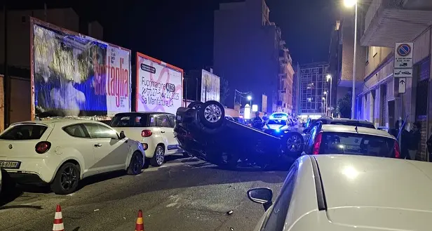 Drammatico incidente a Cagliari: auto si ribalta in Via Goceano
