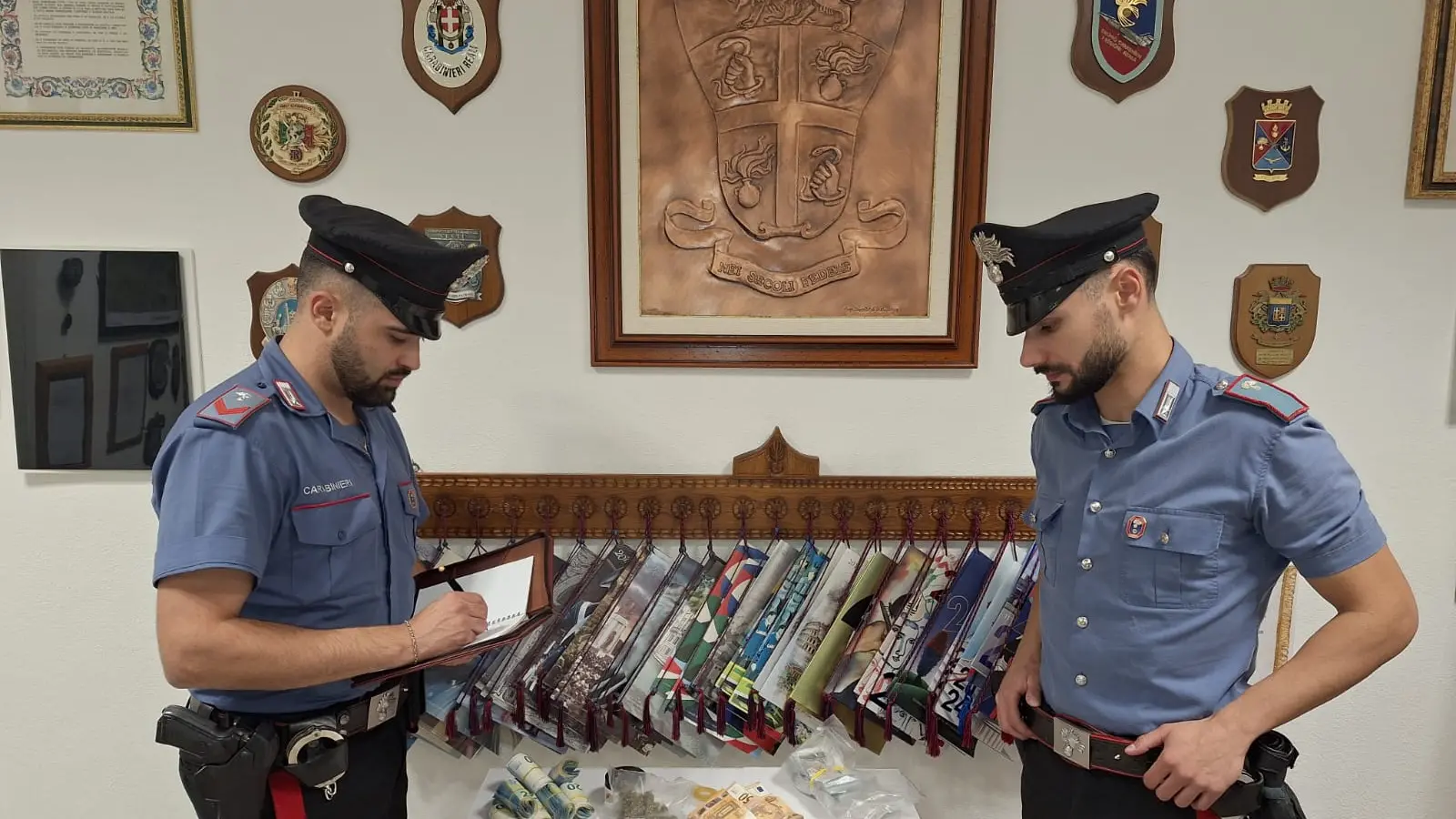 Fermato con la droga in auto, in casa oltre 30mila euro: arrestato a Sestu