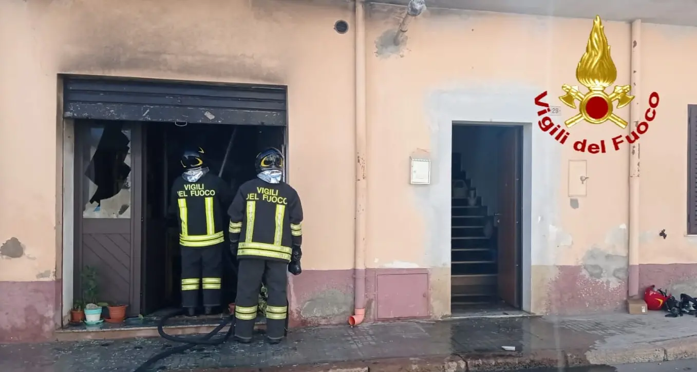 Sorso, paura per un'esplosione: Vigili del Fuoco in azione