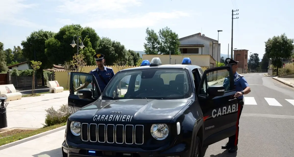 Due giovani denunciati a Giba: droga, patente mai presa e refurtiva in auto