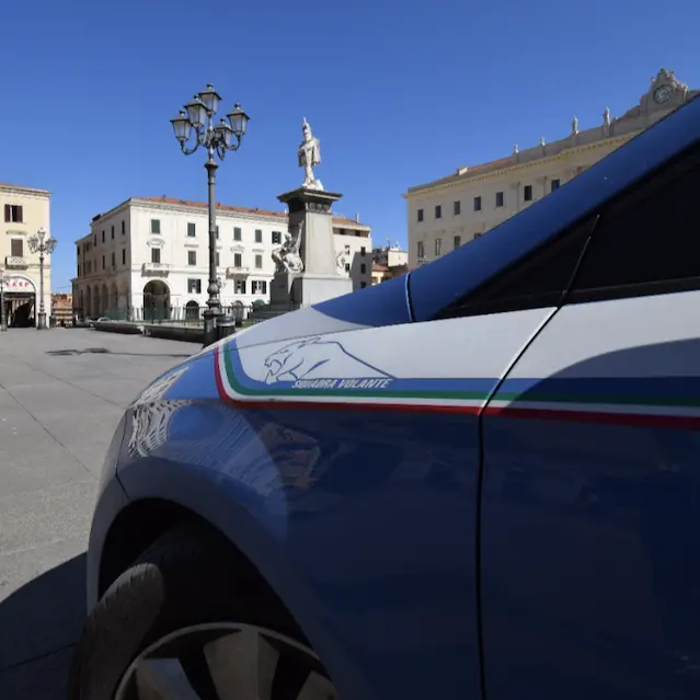 Perseguita una donna e torna a cercarla nel suo negozio: arrestato a Sassari