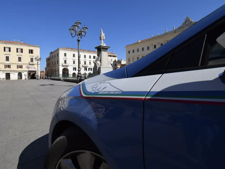 Minaccia di far esplodere un appartamento, poi fugge: paura a Sassari