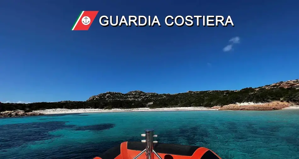 Sbarcano sulla Spiaggia rosa a Budelli, multa da 600 euro per due turisti inglesi