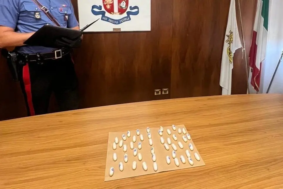 Inseguimento da film a Sassari: nascondeva 47 ovuli di cocaina nello stomaco