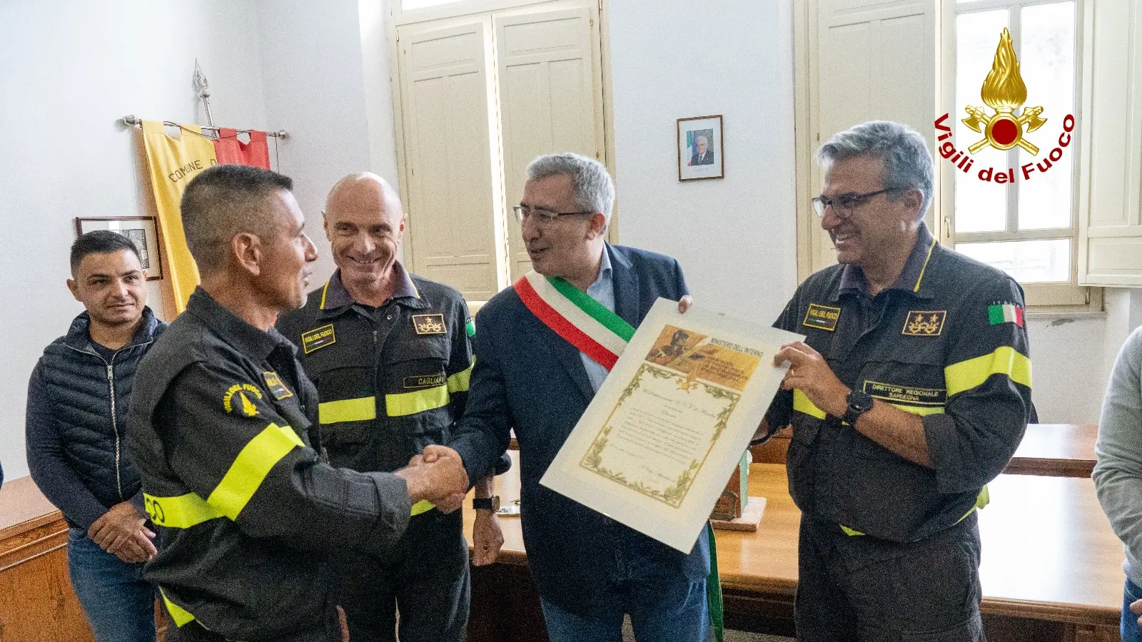 Collaborazione vincente a Mandas: Vigili del Fuoco elogiati per l'intervento durante il maltempo
