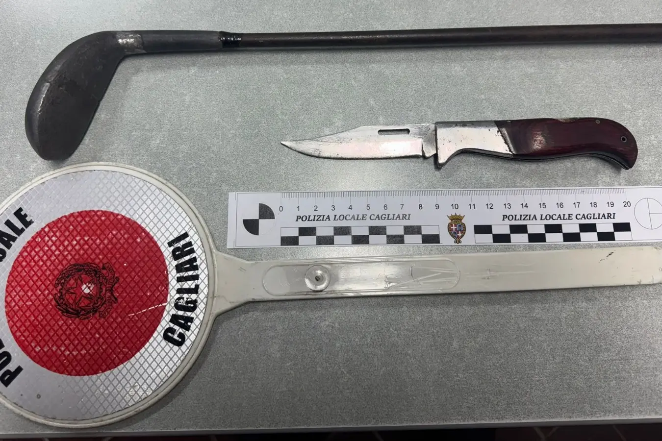 Cagliari, fermati con coltello e mazza da golf: denunciati due uomini