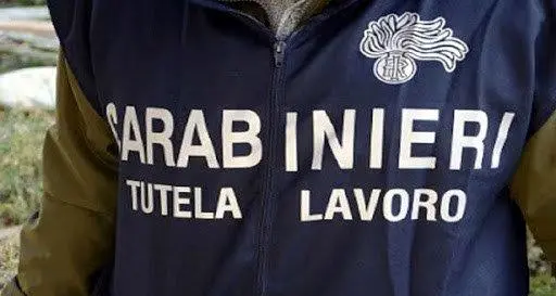 Impianti non autorizzati per controllare i dipendenti: titolare denunciata a Cagliari