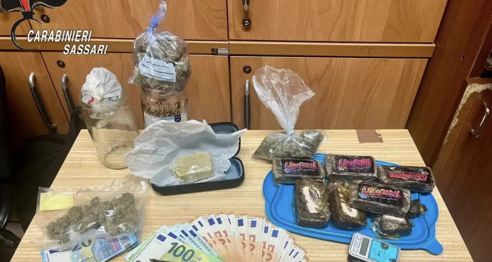 Fermato giovane pusher con un chilo di hashish e marijuana a Olbia