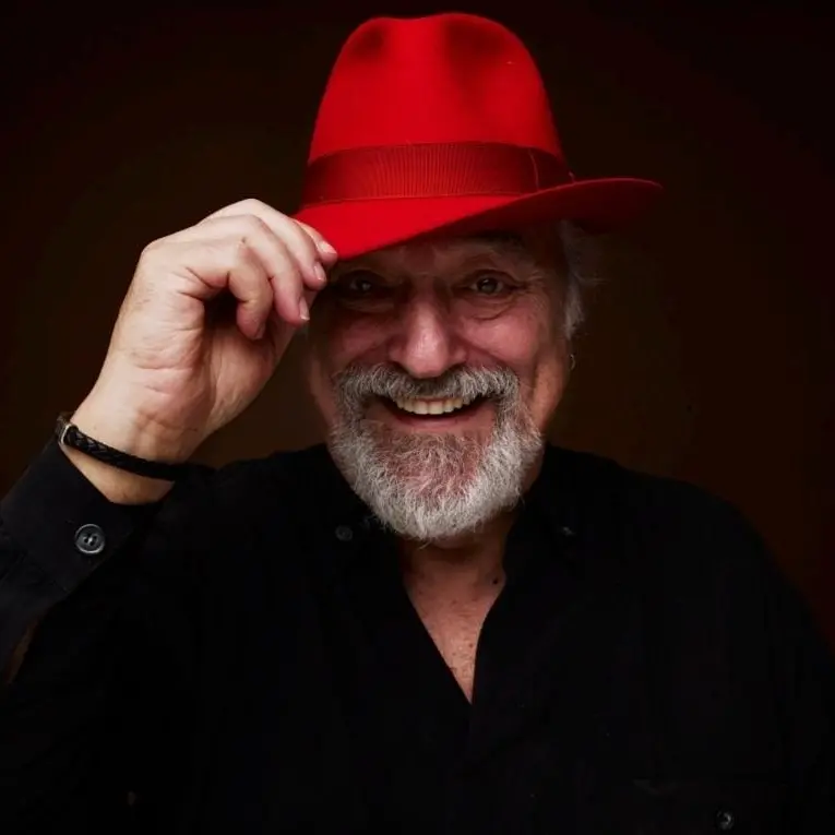 \"Voce Umana\" a Cagliari: Eugenio Finardi intimo tra musica e parole