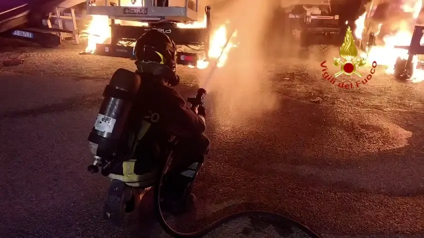 Incendio in viale Monastir a Cagliari