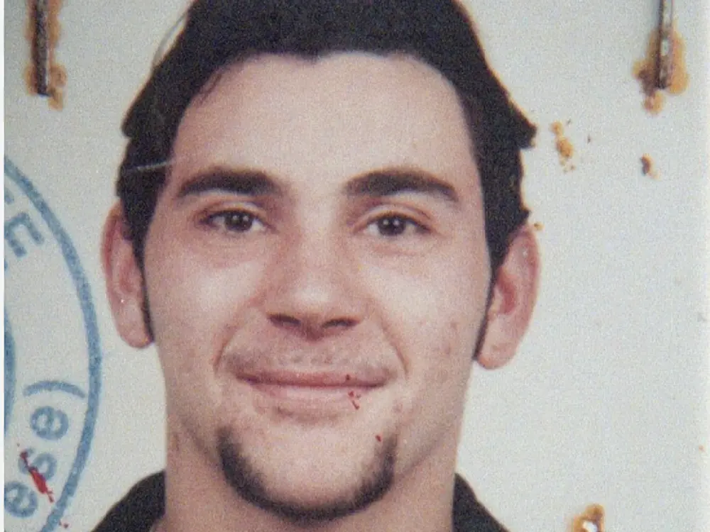 Fuga da Castelfranco Emilia: Elia Del Grande ricercato nel Varesotto e in Sardegna