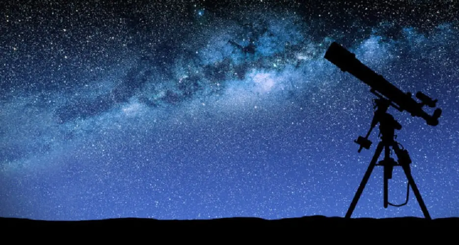 La Luna piena del 5 novembre illumina il cielo d’autunno con pianeti e stelle cadenti