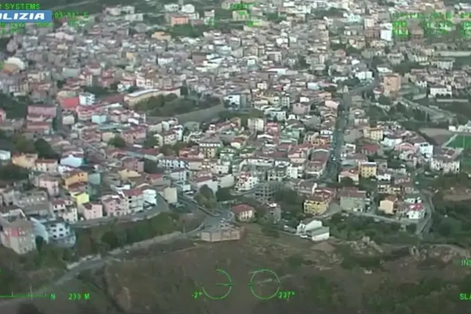 Assalti ai blindati e rapine nel Nuorese: la polizia a caccia di un settimo uomo