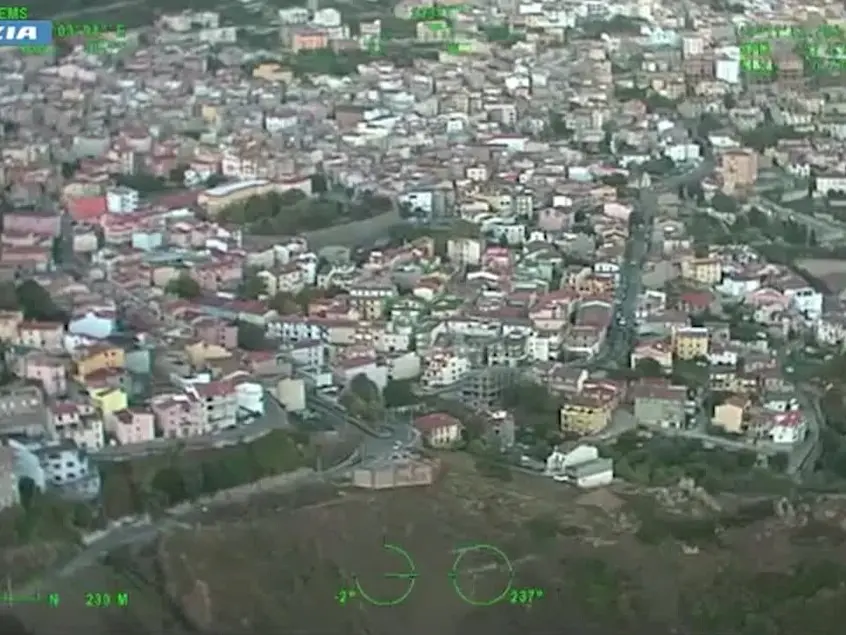 Assalti ai blindati e rapine nel Nuorese: la polizia a caccia di un settimo uomo