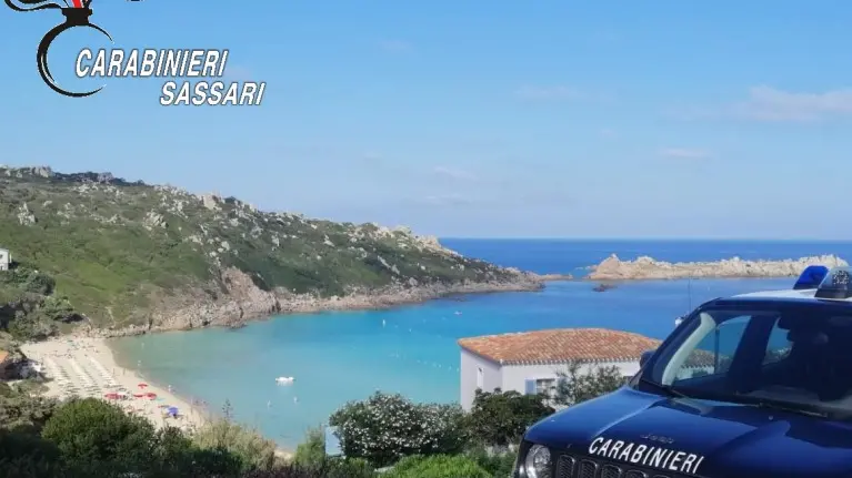 Ruba televisore e vino pregiato da hotel a Santa Teresa Gallura: fermato ladro in fuga