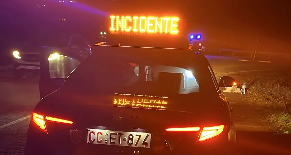 Schianto sulla rotatoria di Villa San Pietro, perde la vita 46enne