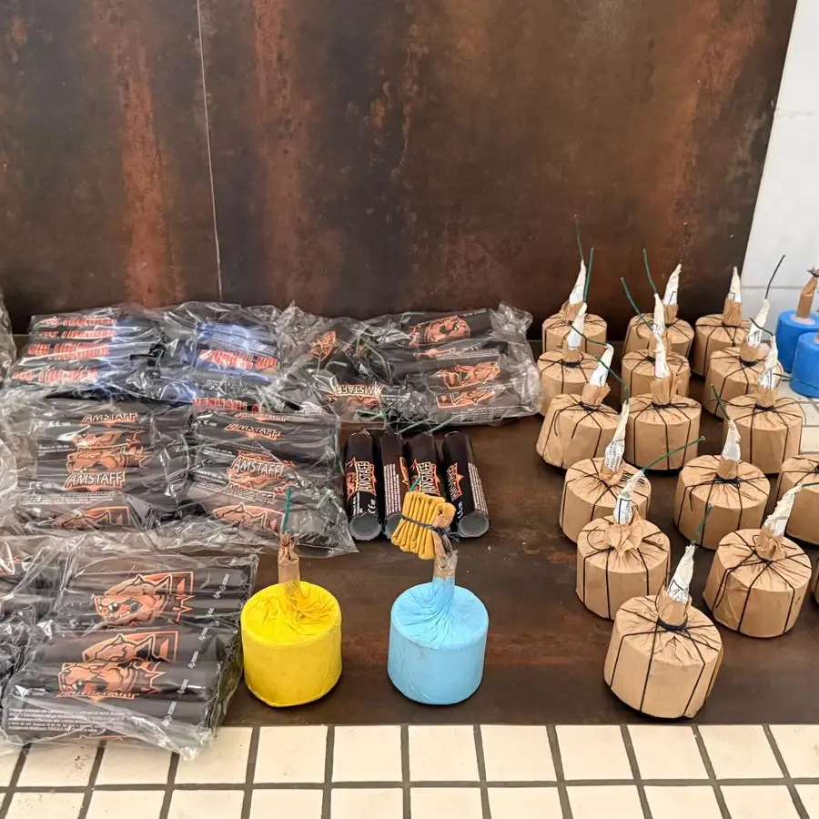 Scoperti 70 chili di fuochi d'artificio illegali in un magazzino ad Assemini
