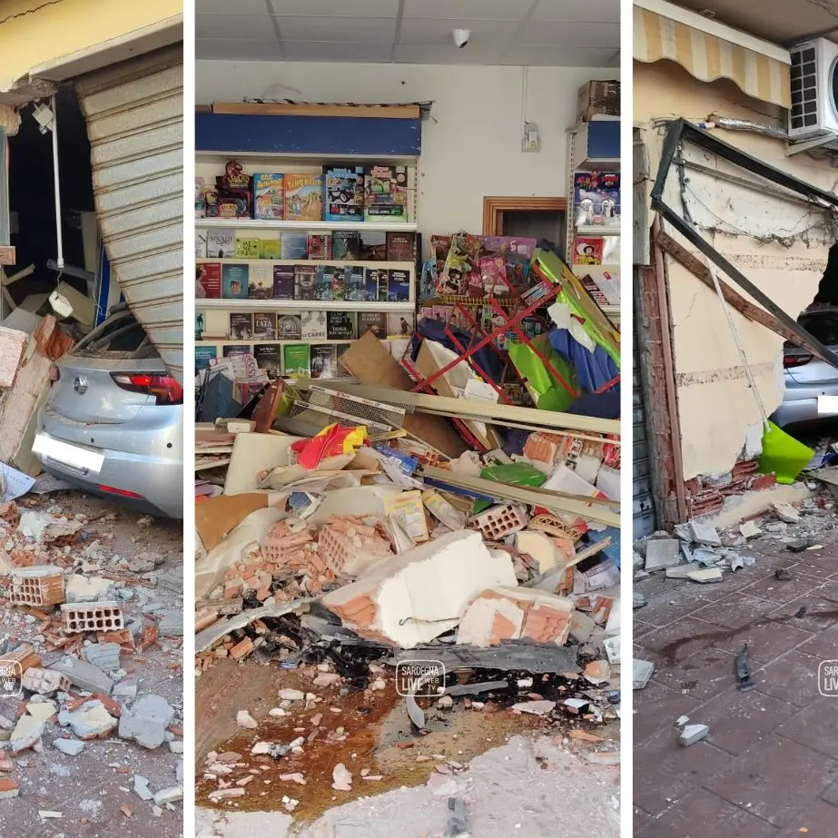 La Caletta, perde il controllo e finisce con l’auto dentro una cartolibreria | FOTO