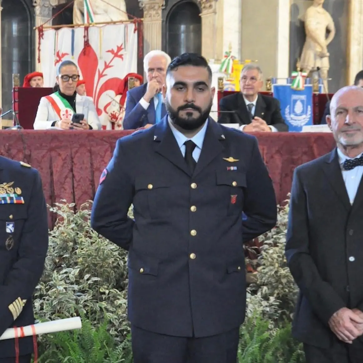 Decimomannu. Cuore e coraggio: l'esempio dell'aviere Giuseppe Sionis premiato a Firenze