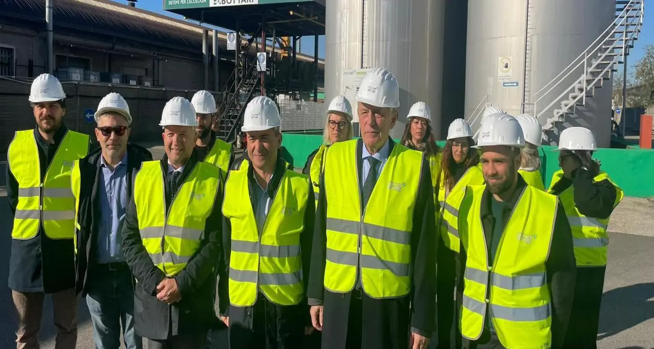 Rifiuti, 'I cantieri della transizione ecologica' olio usato protagonista 34esima tappa