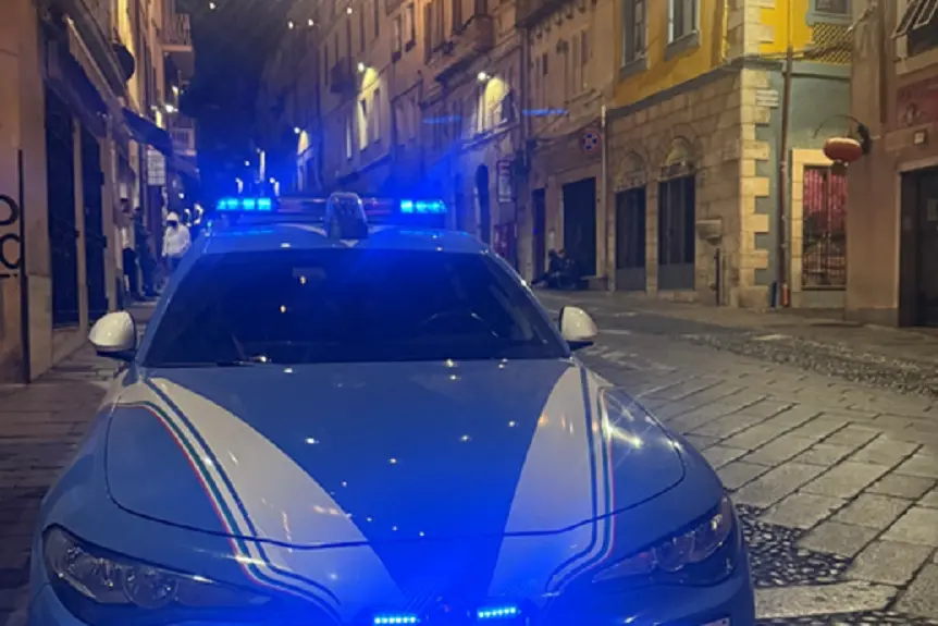 Aggredisce l’ex compagna e la sua amica, arrestato nella notte a Sassari