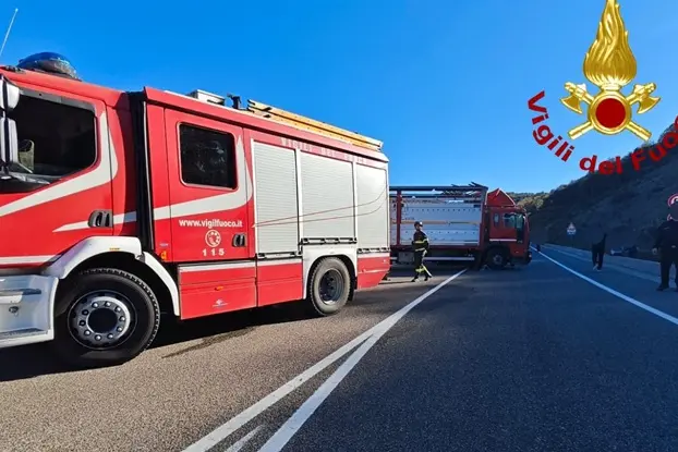 Tragedia sulla SS128 bis, a Pattada: camionista travolto dal proprio mezzo muore sul colpo