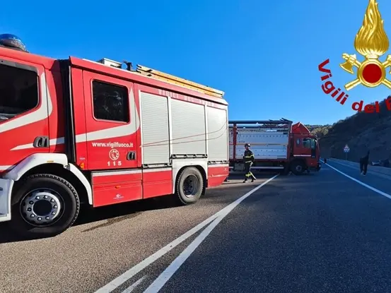 Tragedia sulla SS128 bis, a Pattada: camionista travolto dal proprio mezzo muore sul colpo