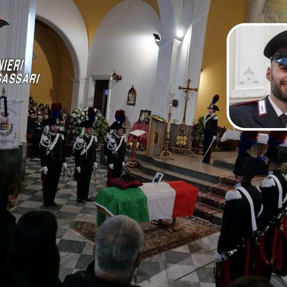 Buddusò, commozione e tributo dei Carabinieri a Sebastiano Marrone durante i funerali