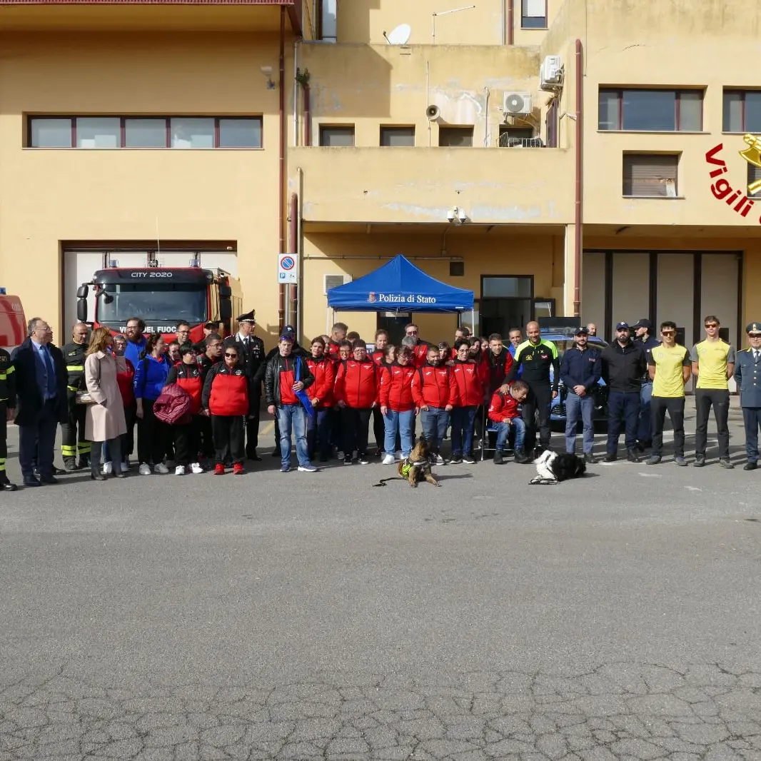 A Nuoro giornata di inclusione: forze dell’ordine e volontari accolgono 30 ragazzi in caserma
