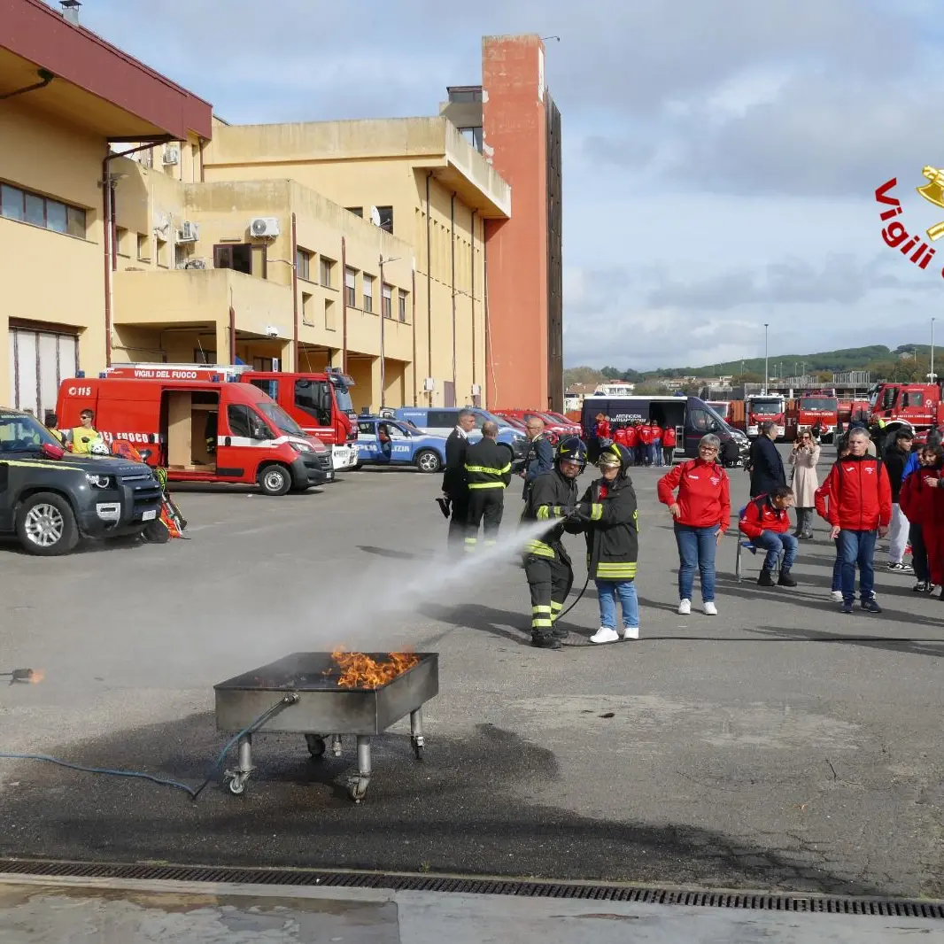 A Nuoro giornata di inclusione: forze dell’ordine e volontari accolgono 30 ragazzi in caserma