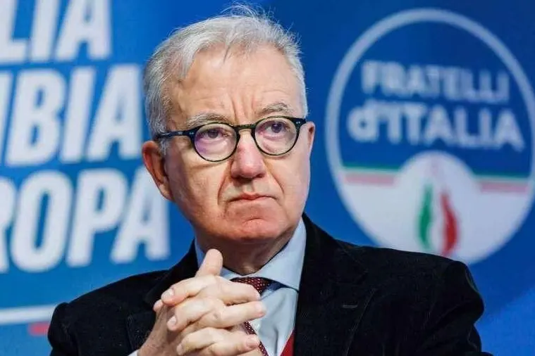 Mantovano attacca: “Dal Tribunale di Cagliari l’assoluzione per 4 chili di marijuana”