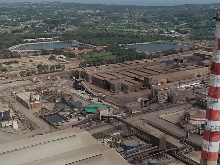 Eurallumina, tavolo ministeriale fissato al 10 dicembre: protesta operai continua