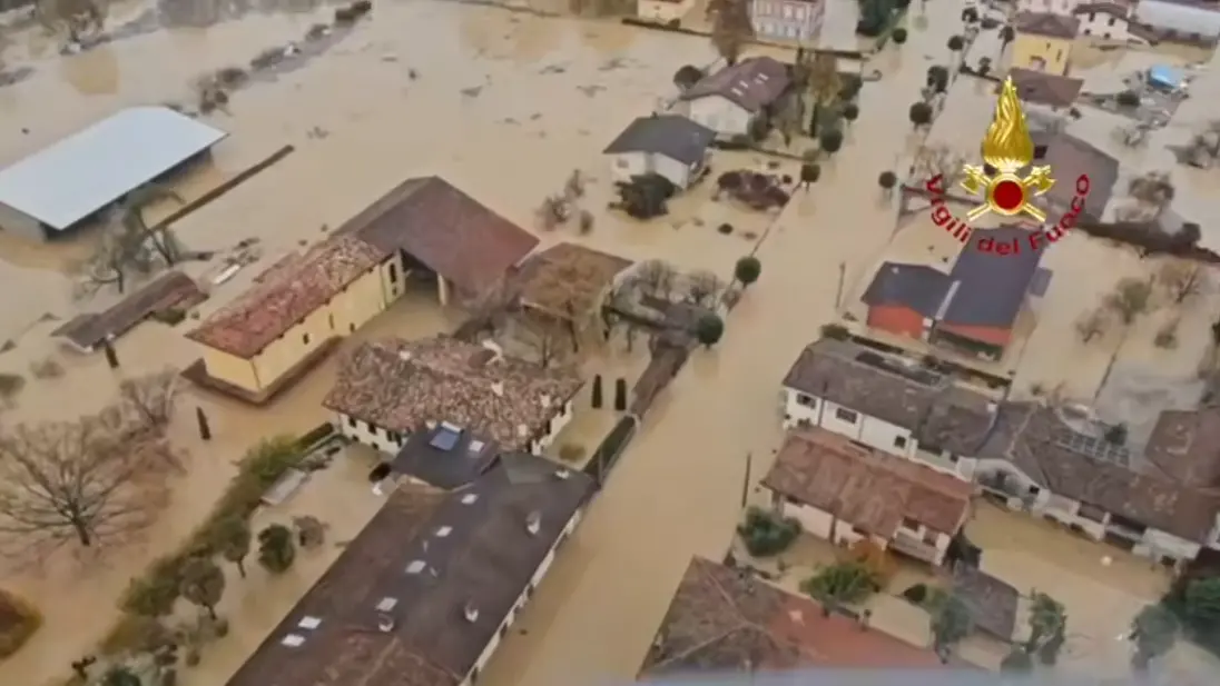 Travolto dal fango mentre tenta di salvare la vicina: morto un 32enne in Friuli