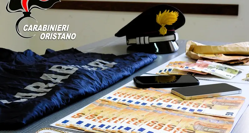 \"Sua figlia è in caserma, servono 14mila euro\": anziano di Osilo truffato, due arresti