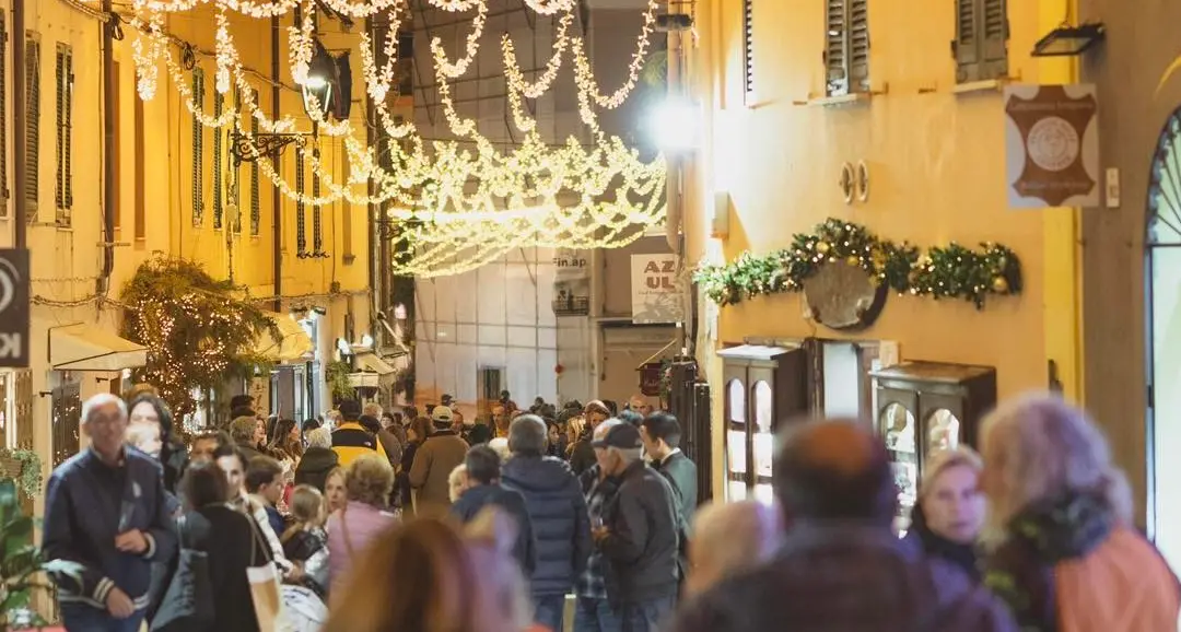 Alghero si illumina per le festività natalizie: un viaggio verso il Cap d’Any 2026