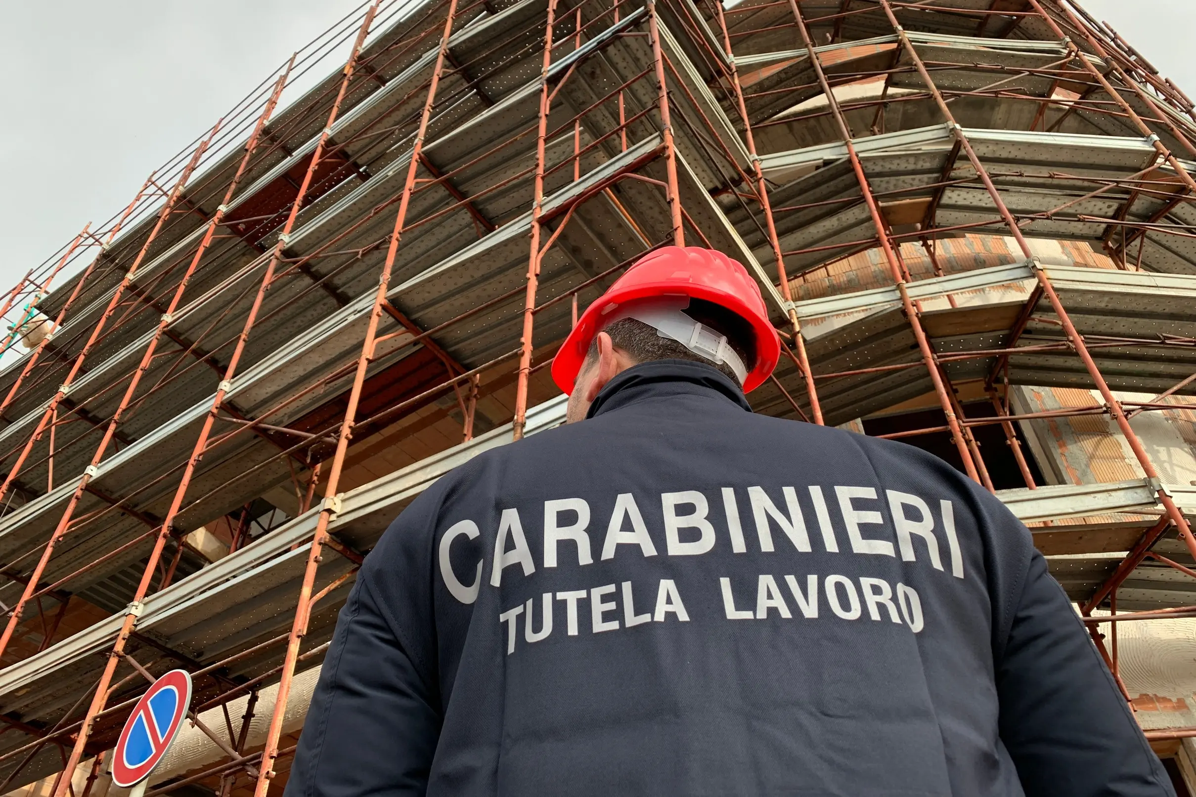 Lavoro nero e sicurezza violata: 13 aziende irregolari nel Nuorese: controlli dei Carabinieri
