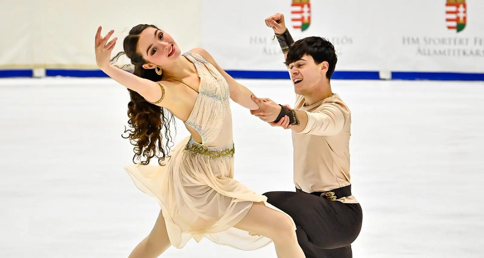 Alghero inaugura il weekend natalizio con i Mercatini e la Pista di Ghiaccio